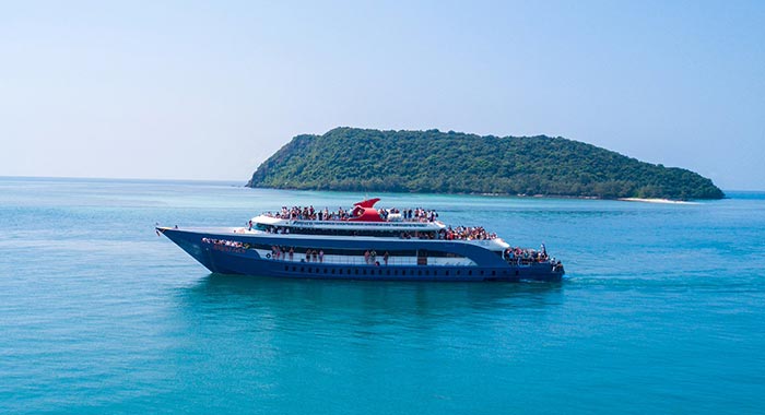 Von Ao Nang nach Koh Phi Phi mit der Fähre, dem Bus oder dem Taxi.