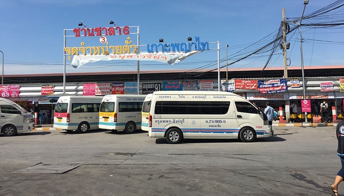 Transporter am Busbahnhof Mo Chit in Bangkok