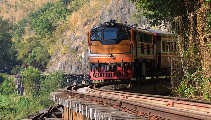 Züge von Bangkok nach Kanchanaburi