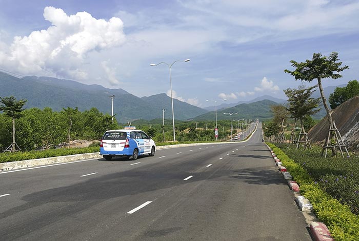 Von Da Nang nach Hue mit dem Taxi