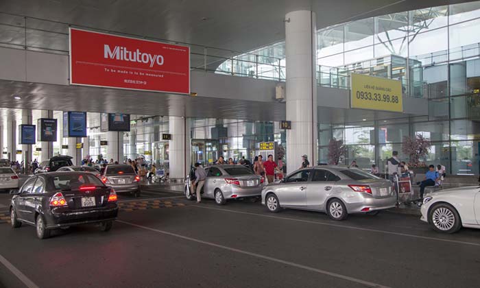 Vom Flughafen Hanoi in die Stadt mit Hoteltransfer