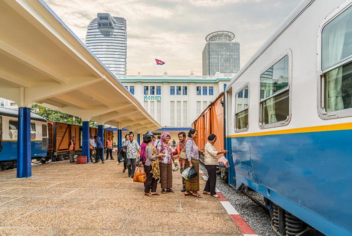 Mit dem Zug von Phnom Penh nach Sihanoukville.