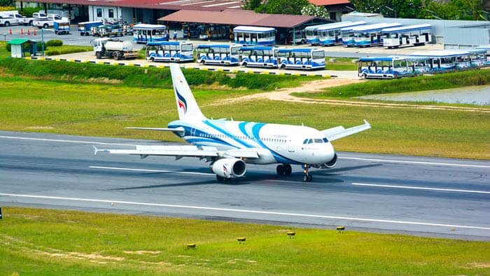 Mit dem Flugzeug von Koh Samui nach Bangkok.