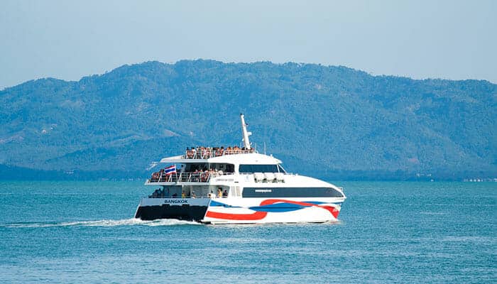 Von Koh Phangan nach Koh Tao mit dem Hochgeschwindigkeitskatamaran Lomprayah.