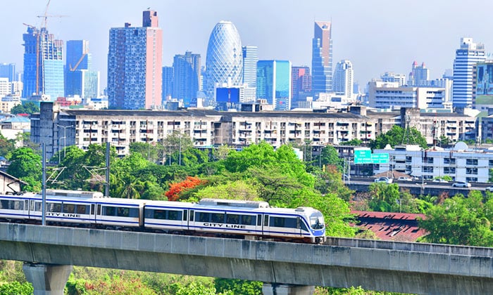 Zugverbindung vom Flughafen Suvarnabhumi nach Bangkok