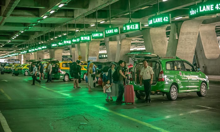 Vom Flughafen Suvarnabhumi nach Bangkok mit dem Taxi